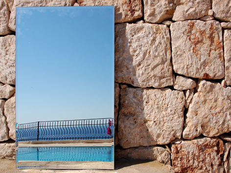 Soon here: Free Download Screensaver: Mirror in the Wall, Kaş/Antalya (Turkey) by Evelyn Kopp (Source: Photo-Gallery www.evelynkopp.com)