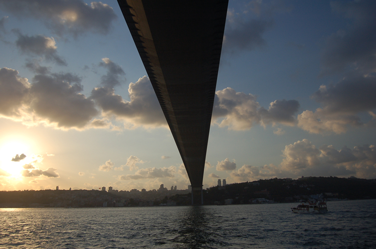 Foto: Brücken verbinden - Istanbul Bosporus Brücke